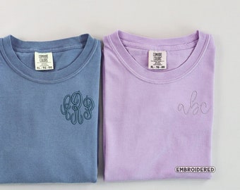 Camisa con monograma bordado personalizado Comfort Colors®, camisa con monograma simple, sudadera o camiseta con monograma bordado, monograma delicado