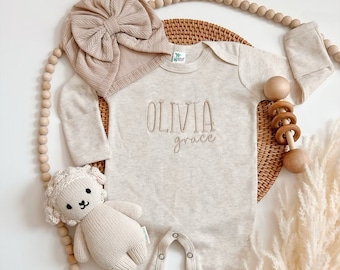 Geborduurde gepersonaliseerde beige romper, minimalistische Coming Home Outfit, Genderneutrale Baby Outfit, Natuurlijk, Ivoor, Beige Baby Romper