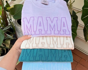 Haftowana koszulka dla mamy, prezent dla mamy na Dzień Matki, koszulka Comfort Colors® College Block