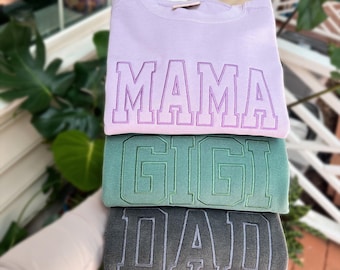 Comfort Colors® geborduurd aangepast sweatshirt, mama-sweater, cadeau voor moeder vader, cadeau voor oma, geborduurde tante, aangepaste tekst College Block