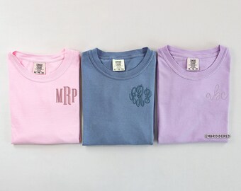 Camisa con monograma bordado personalizado Comfort Colors®, camisa con monograma sencillo, sudadera o camiseta con monograma bordado, monograma delicado