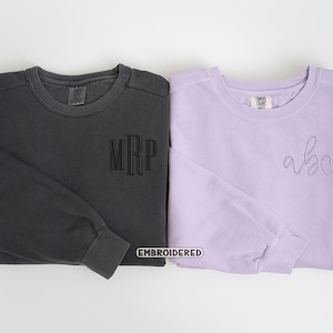 Comfort Colors® Benutzerdefiniertes gesticktes Monogramm-Sweatshirt, einfaches Monogramm-Sweatshirt, besticktes Monogramm-Sweatshirt oder T-Shirt,