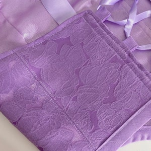 Haut corset en brocart brodé bouton de rose violet lilas / haut corset de style victorien / haut bustier lavande / haut corset lavande / image 6