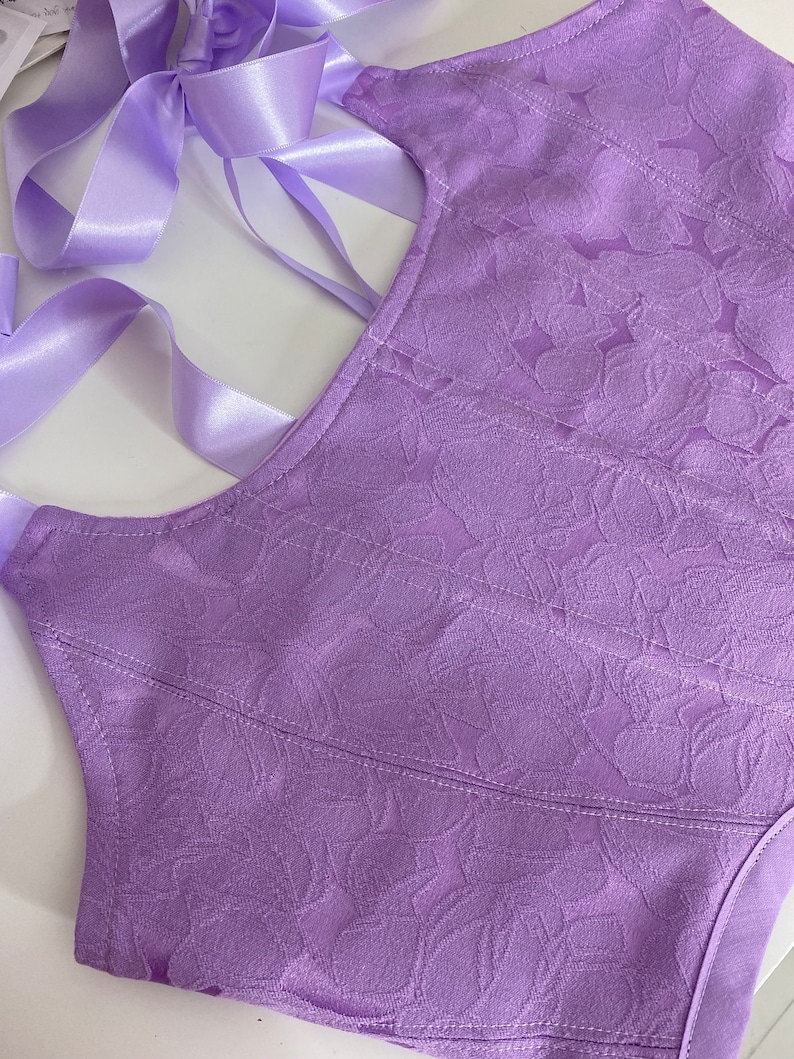 Haut corset en brocart brodé bouton de rose violet lilas / haut corset de style victorien / haut bustier lavande / haut corset lavande / image 3