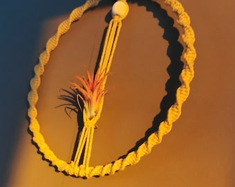 Suspensie in macramé