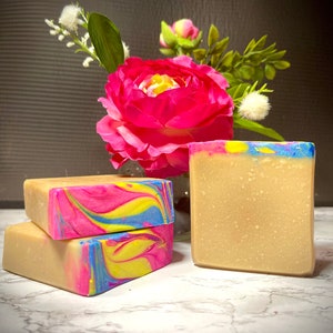 Colored Top Goats Milk & Kaolin Clay Unscented Soap
