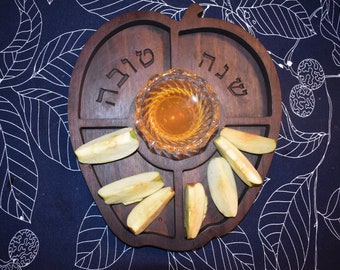 Elegantly Crafted Wooden Rosh Hashanah Apple Tray: Personalized Sweetness and Tradition