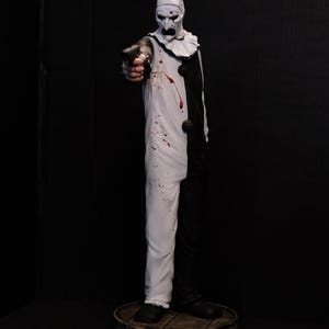 The Terrifier Statue &quot;Ready To Ship&quot;