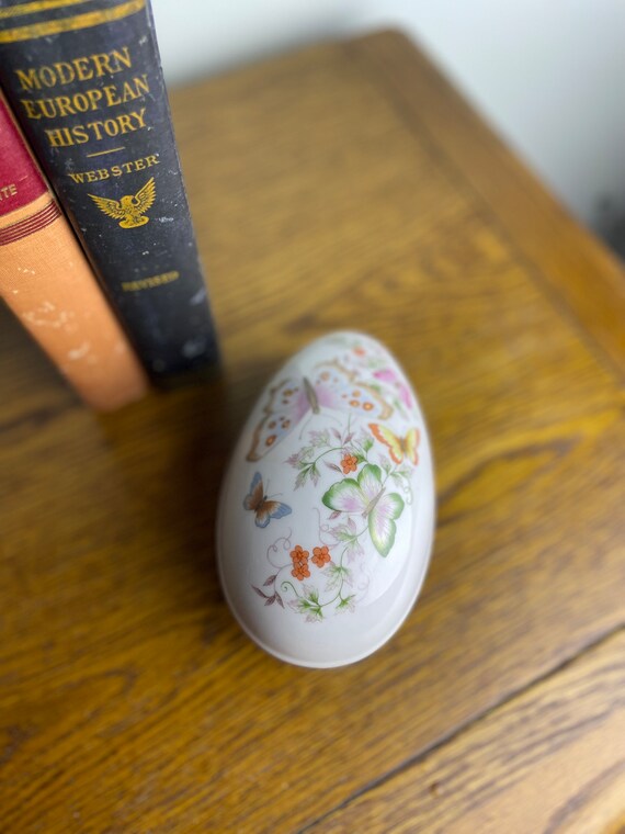 Vintage Avon Butterfly Floral Egg Shape Trinket J… - image 3