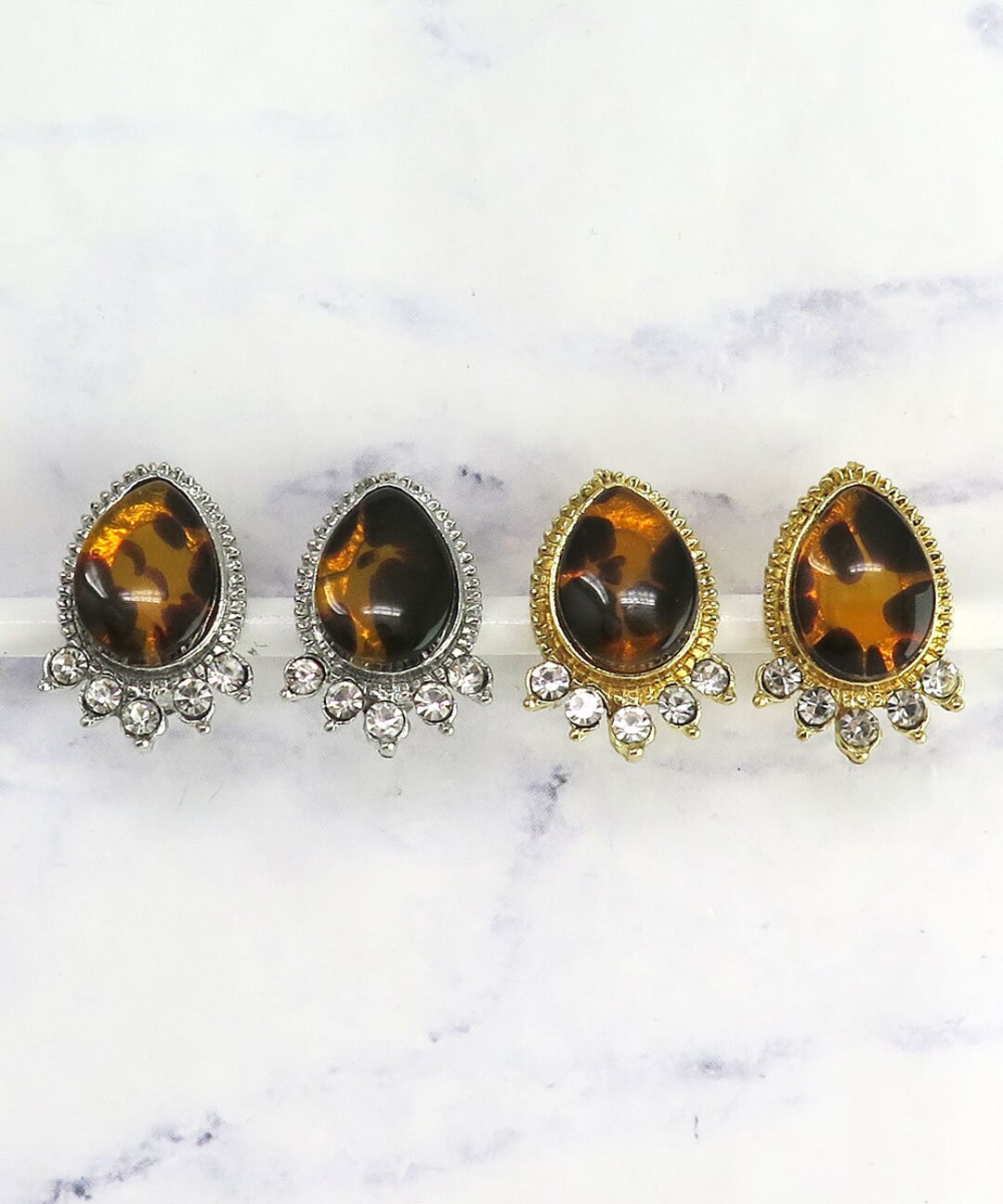 Tortoise Crystal Dot Snail Clip Earring