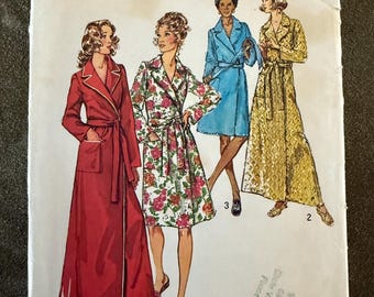 Simplicity 5989 Vintage 1970s Robe  Sewing Pattern – Misses Size 12–14 – Long or Short Robe 1973 Size 12-14