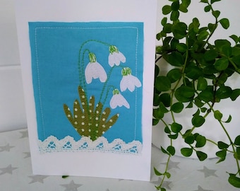 Tygkort med snödroppe: Handgjord applikation med blommig hälsning