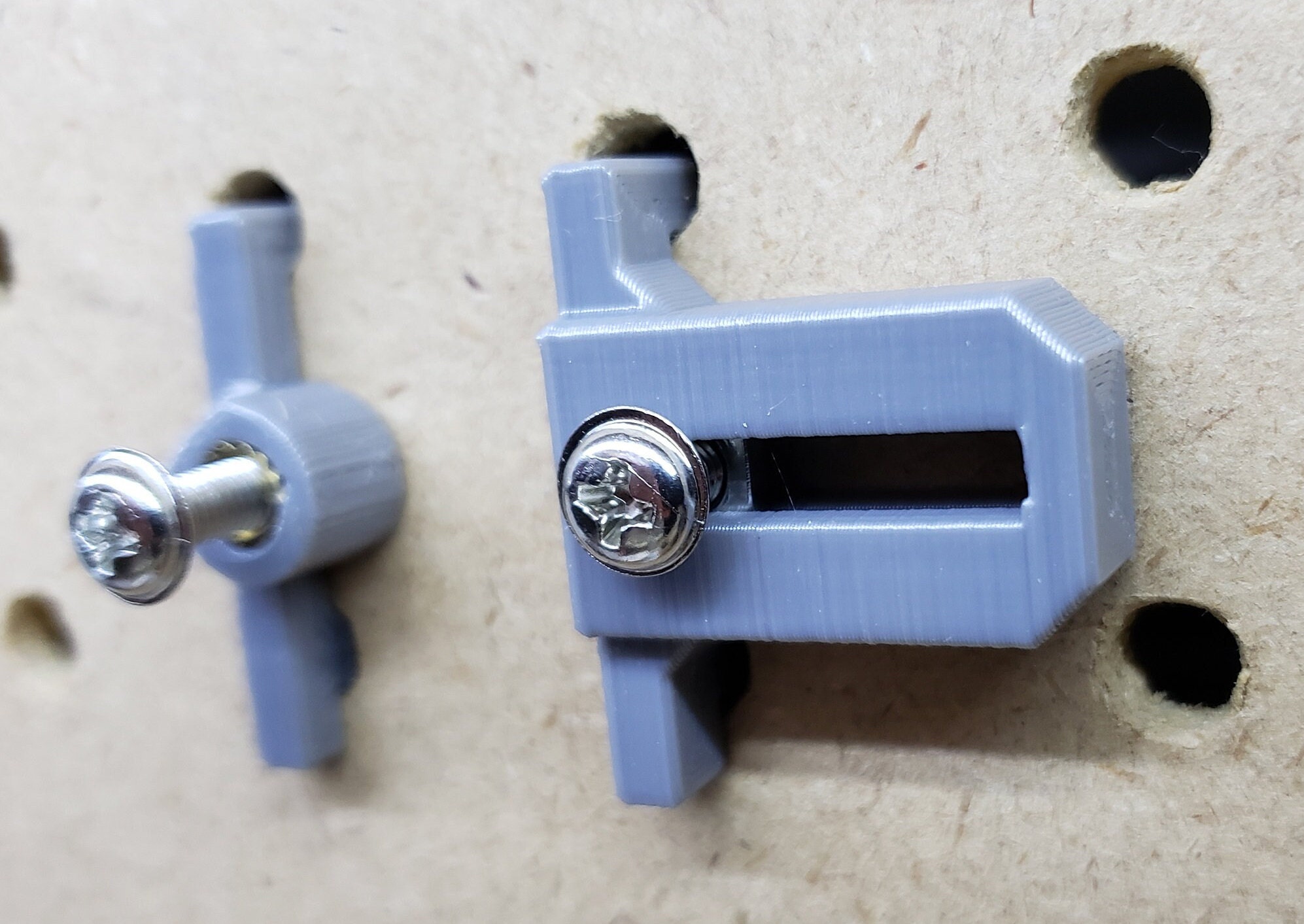 1/4 Inch Pegboard Connector and Pegboard Slider Connector Combination 4