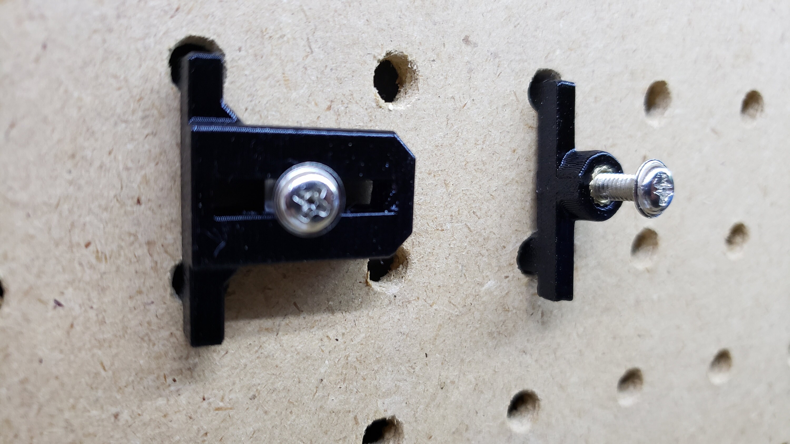 1/4 Inch Pegboard Connector and Pegboard Slider Connector Combination 4