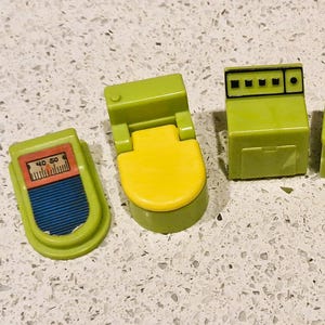 Vintage, Fisher Price Little People, Family Play House, Bathroom, Furniture, Green, Excellent condition, Complete, Scales, Bath, Toilet