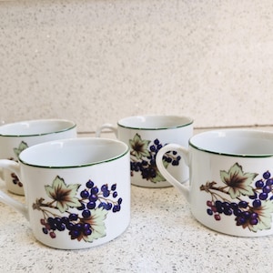 Vintage Royal Worcester Evesham Vale Mugs - Set of 4 Fruit Tea Cups