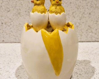 Sagaform Cracked Egg Spoon Set: Chick Teaspoons & Holder, Boxed