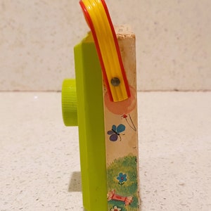 Vintage 70s Fisher Price Radio, Plays Happy Birthday, Very Good condition, Works well