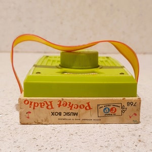 Vintage 70s Fisher Price Radio, Plays Happy Birthday, Very Good condition, Works well