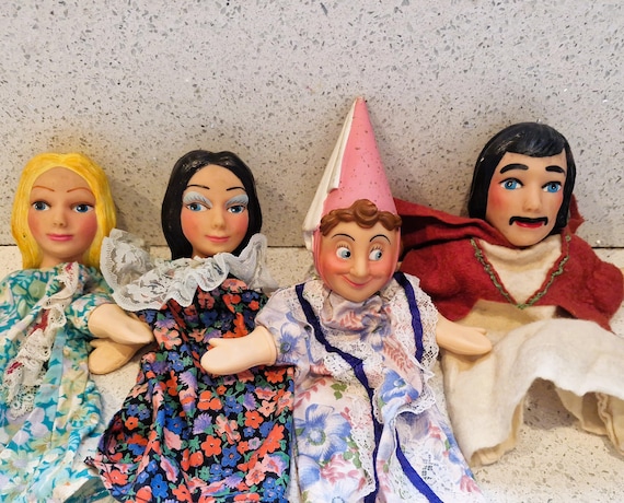 ヴィンテージのハンドパペット、パンチとジュディ、人形劇：王子様