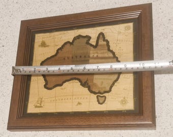 ヴィンテージの額入りオーストラリアの寄木細工地図：象嵌細工の木製 