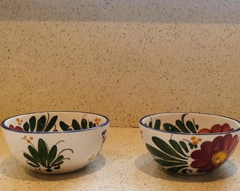 手描きのスペイン陶器ボウル：屋外でのタパス、スナック、サラダ