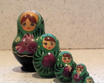 Vintage Hand Painted Russian Nesting Dolls, Green Kitsch Set of 5