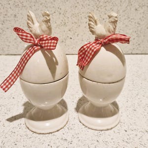 Vintage Ceramic Hen Egg Cup with Lid - Farmhouse Kitchen Decor