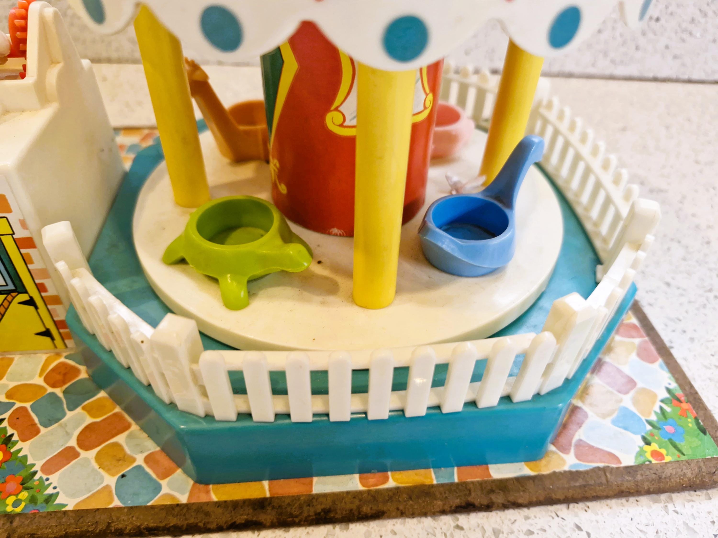 期間限定値下げ　フィッシャープライス　ヴィンテージ メリーゴーランド ヴィンテージ フィッシャープライス メリーゴーランド - 希少な木製の