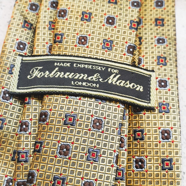 Fortnum and Mason Tie, Immaculate Like New condition, Cream, Gold, Pale yellow, Abstract