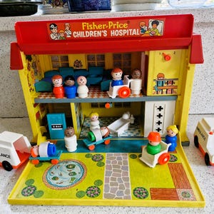 Fisher Price Children&#39;s Hospital, Play family, Children&#39;s Hospital, Vintage Fisher Price Toys, Complete, Fisher Price Little People, VGC