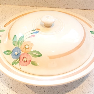 Clarice Cliff Terrine, Clarice Cliff, handgemalt, Newport Pottery, Blumenstrauß, Servierschüssel, Terrine, Schüssel mit Deckel, selten, Original, Backstamp