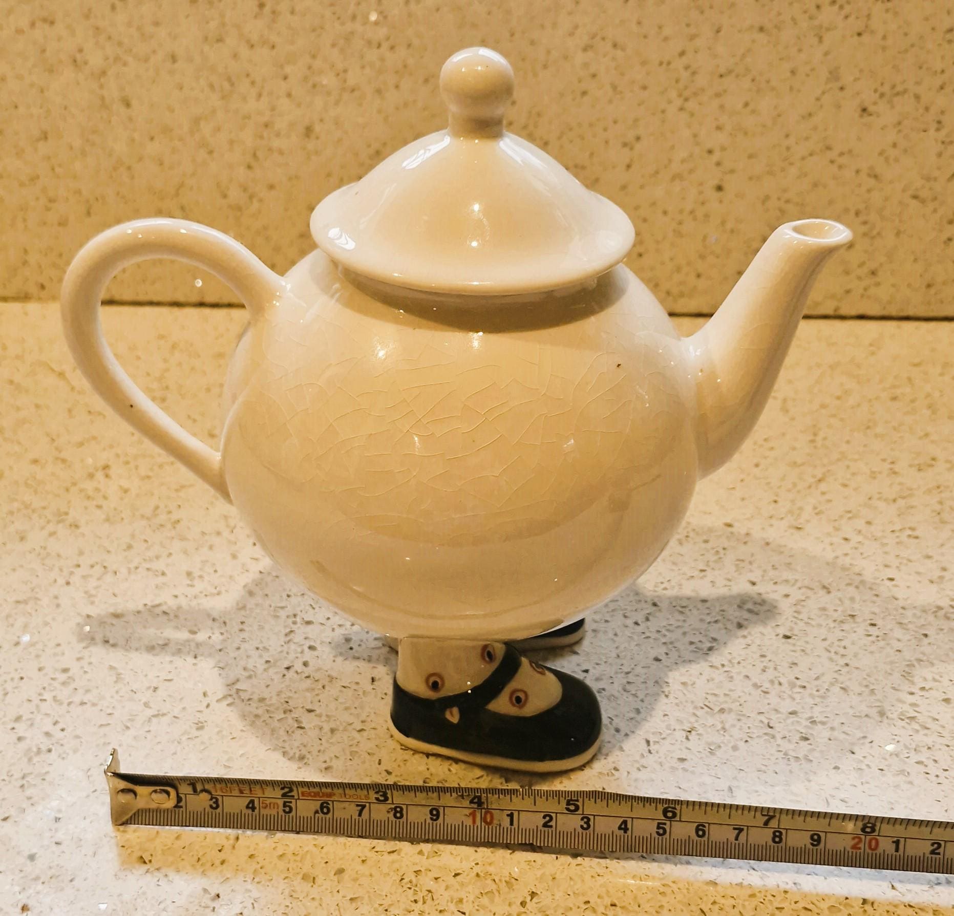 Carltonware Walking Teapot: Hand-painted English Pottery, Dark