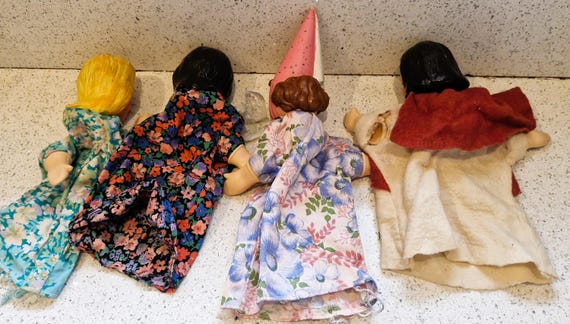 ヴィンテージのハンドパペット、パンチとジュディ、人形劇：王子様