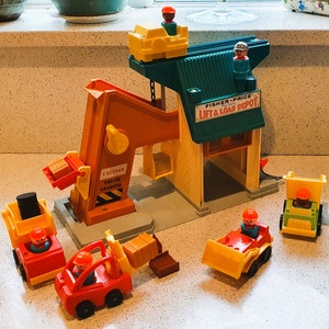 Fisher Price Lift and Load , Vintage Fisher Price Toys, Fisher Price, Lift and Load, Construction, Pretend Play,