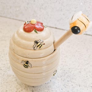 Vintage Honigtopf mit Bienen (Honey Miel), Honigbienentopf aus der Mitte des Jahrhunderts, mit Bienen, Bienenstock-Honigtopf, Mitte des Jahrhunderts, cremefarben,