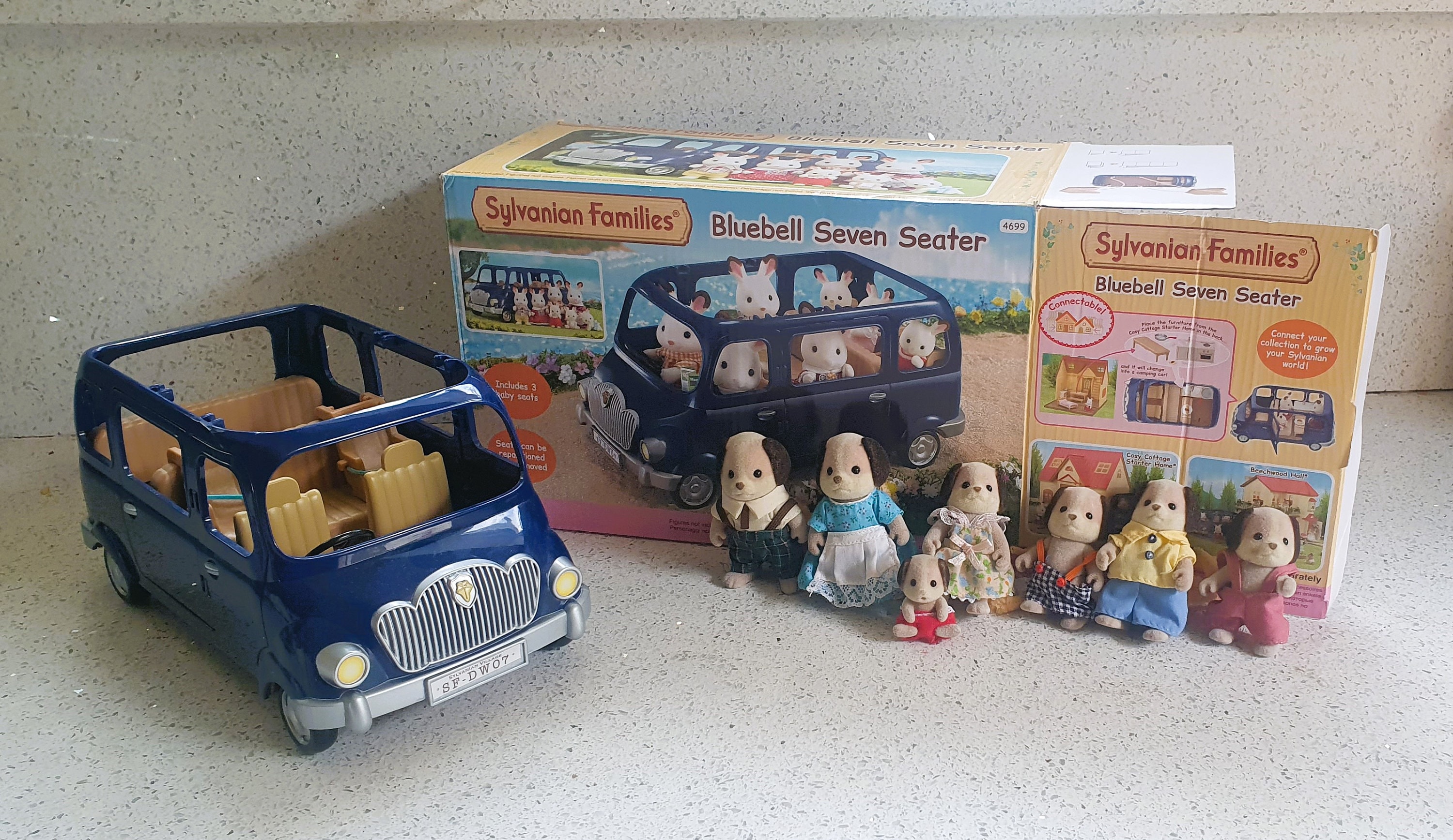 Sylvanian Families Bluebell Seven Seater Bus