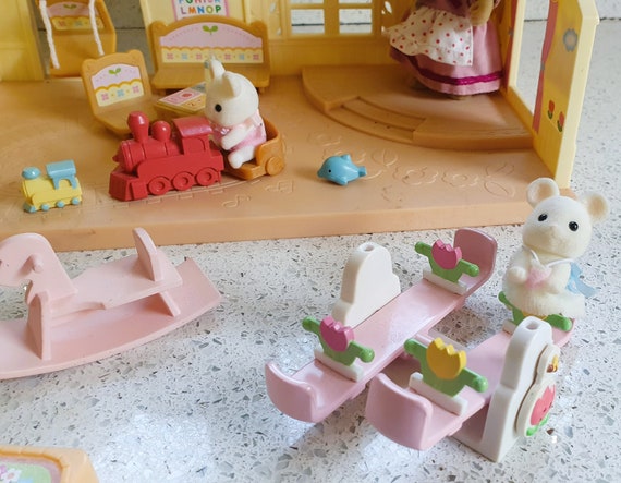 Used] SCHOOL BUS Epoch Sylvanian Families Calico Critters