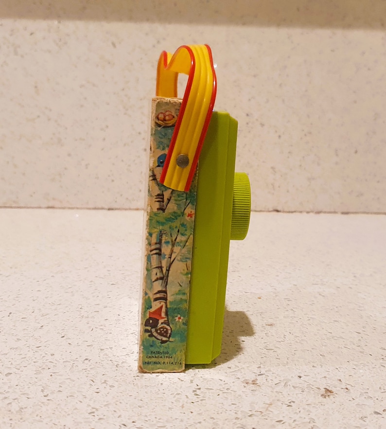 Vintage 70s Fisher Price Radio, Plays Happy Birthday, Very Good condition, Works well.