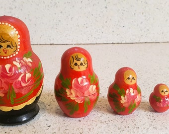 Vintage Hand Painted Russian Nesting Dolls Set of 5