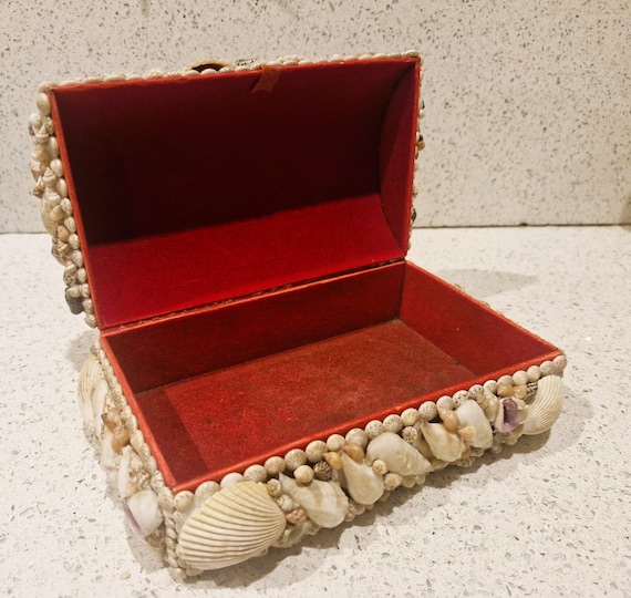 Vintage Shell Covered Jewelry Box: Large 90s Sea … - image 9