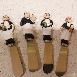 Vintage Guy Buffet Waiter Butter Spreaders - Boston Warehouse Collection