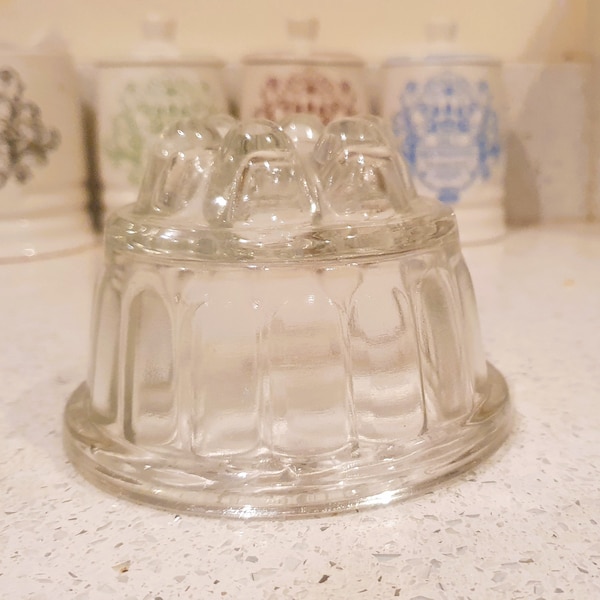 Vintage 50s Round Jelly Mould, Small Clear Glass, blancmange Bubble, IMMACULATE