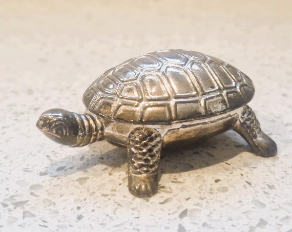 1980s Silver Plated Turtle Pill Box, Vintage Trinket Case (60x44x23 mm)