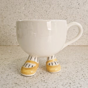 CARLTON WARE, WALKING WARE, AN UNUSUAL “BIG FOOT” TEAPOT
