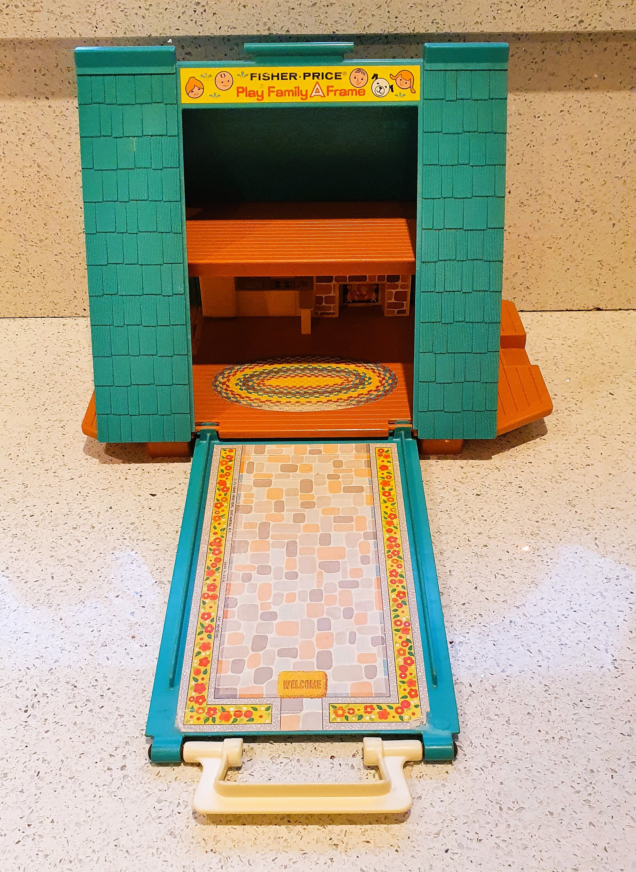Fisher Price Play Family a Frame
