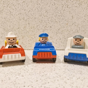 Fisher Price vehicles, fisher Price Little People, Police Car, Mail Van, Fire engine,Fireman, Vintage Fisher Price Toys