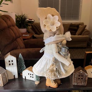 Farmhouse Gnome | Girl Gnome