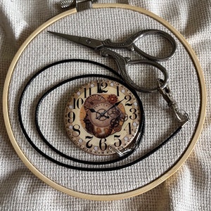Magnetic Scissor Holders / Scissor Keepers Antique Clock Embroidery Scissors