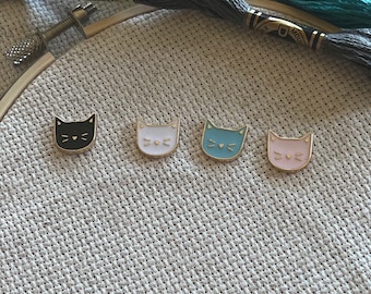 Mini Cat Face Needle Minder